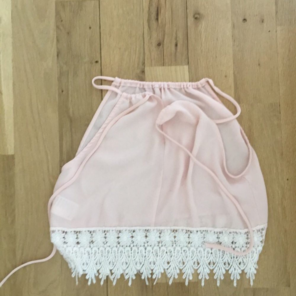 UO embroidered crop top - Picture 2 of 2